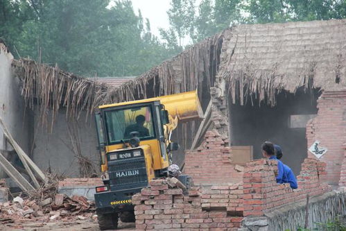 警车停驻拆迁村 法理天平上的多重角色与复杂考量