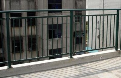 贵州锌钢阳台护栏厂家在房屋建筑工程中的关键作用